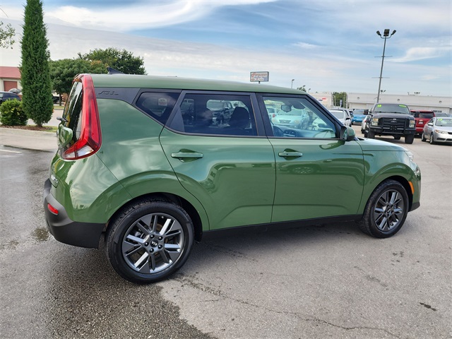 2020 Kia Soul EX photo 2