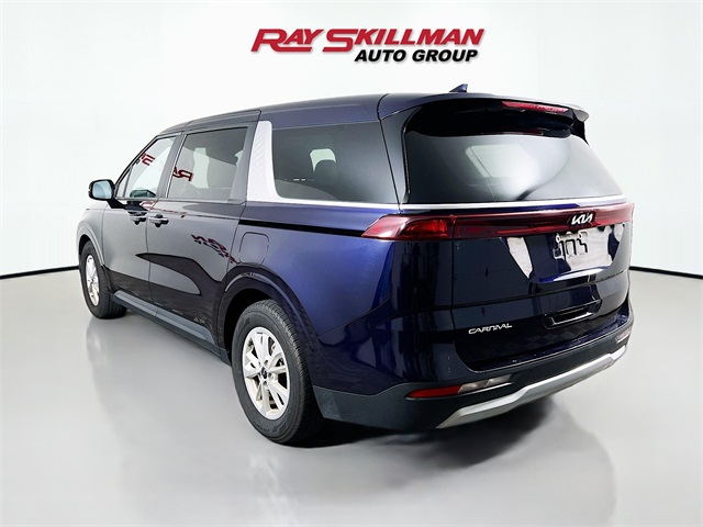 2024 Kia Carnival LX photo 4