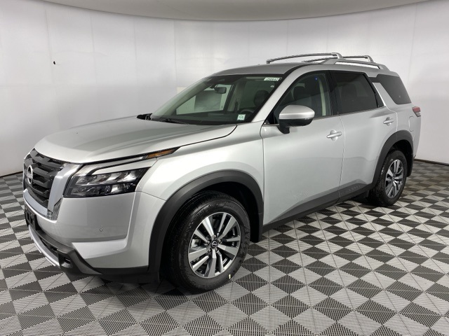 2025 Nissan Pathfinder SL photo 3