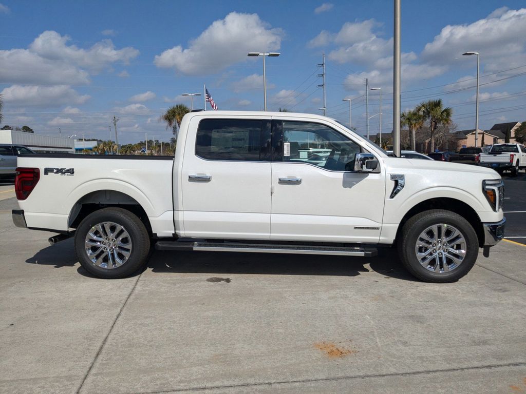 2025 Ford F-150 Lariat photo 2