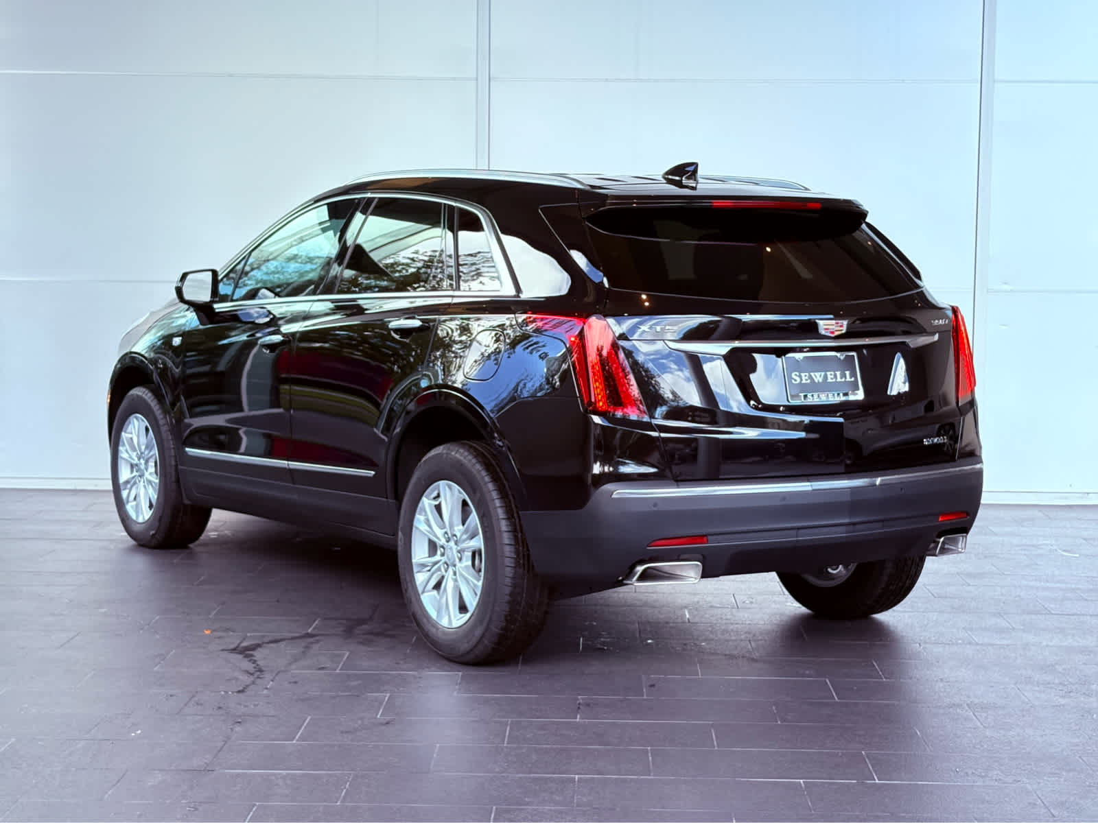 2025 Cadillac XT5 Luxury photo 3