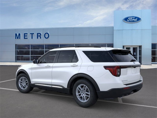 2025 Ford Explorer photo 5