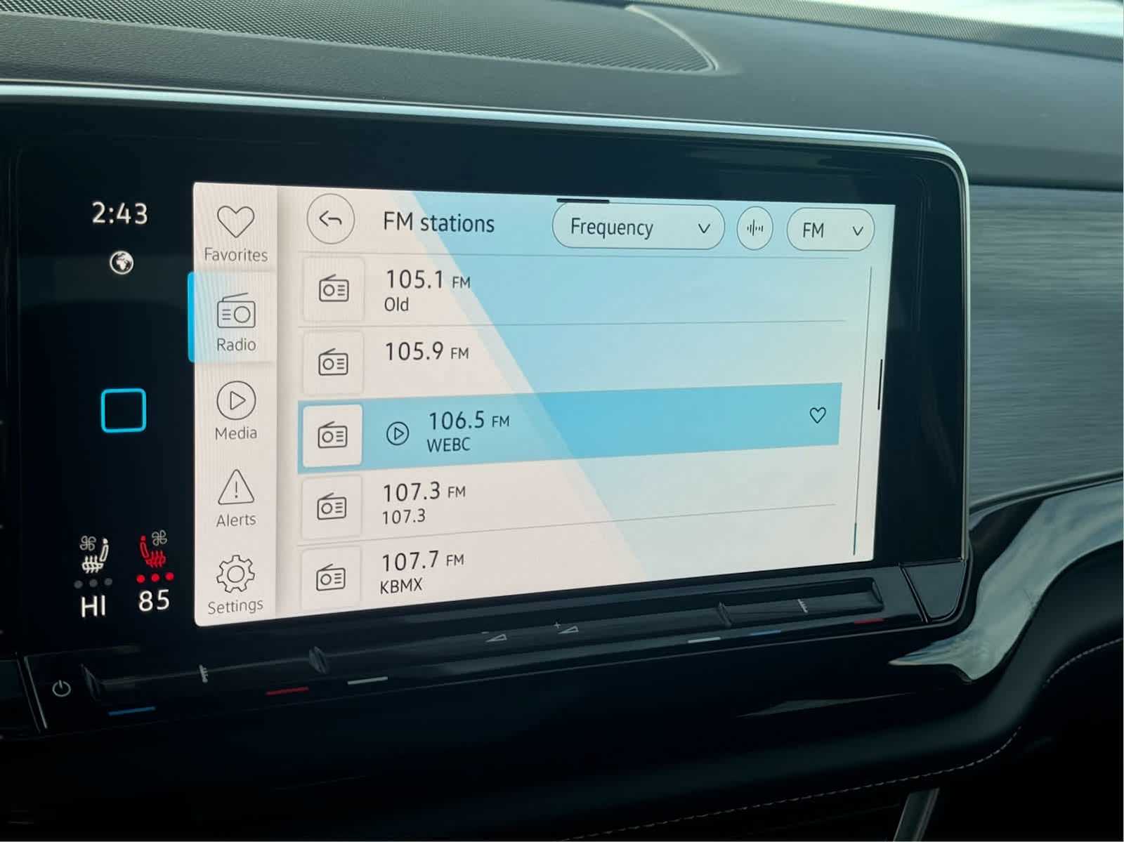 2025 Volkswagen Atlas Cross Sport SE Technology photo 22