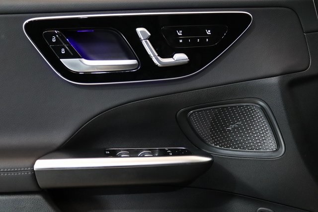 2025 Mercedes Benz C 300 4MATIC photo 2