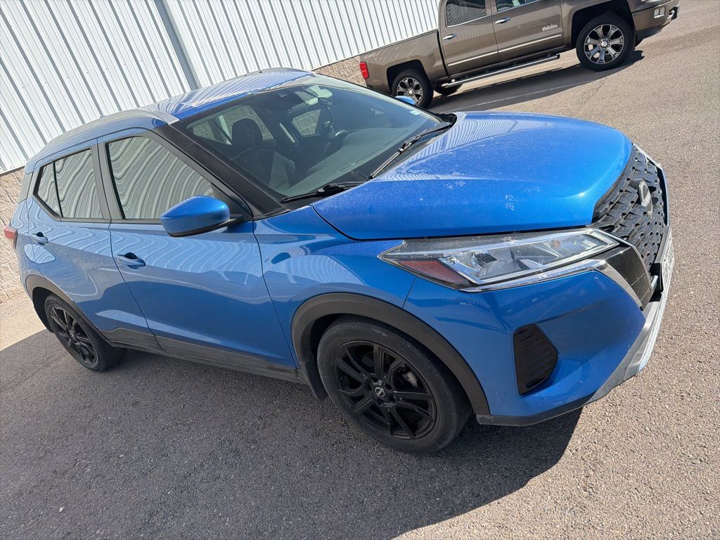 2023 Nissan Kicks SV photo 3