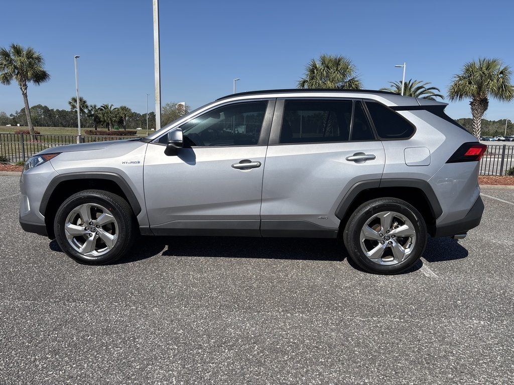 2021 Toyota RAV4 Hybrid XLE Premium photo 2