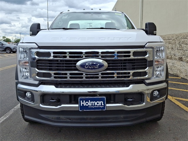 2025 Ford F-450 photo 3