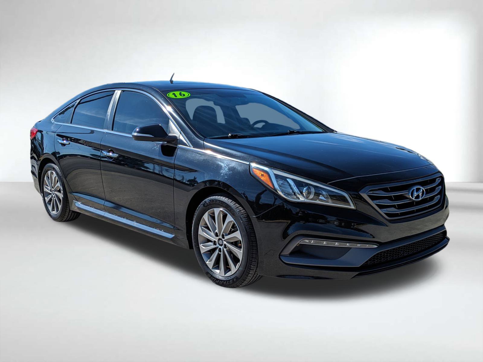 2016 Hyundai Sonata Base photo 2