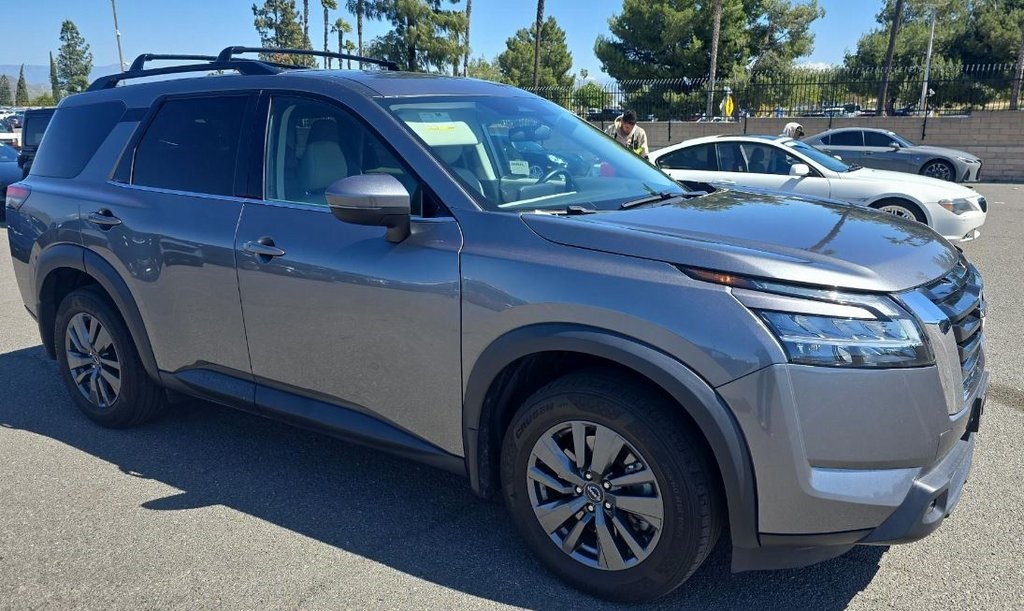 Used 2022 Nissan Pathfinder SV with VIN 5N1DR3BA2NC253188 for sale in Kansas City