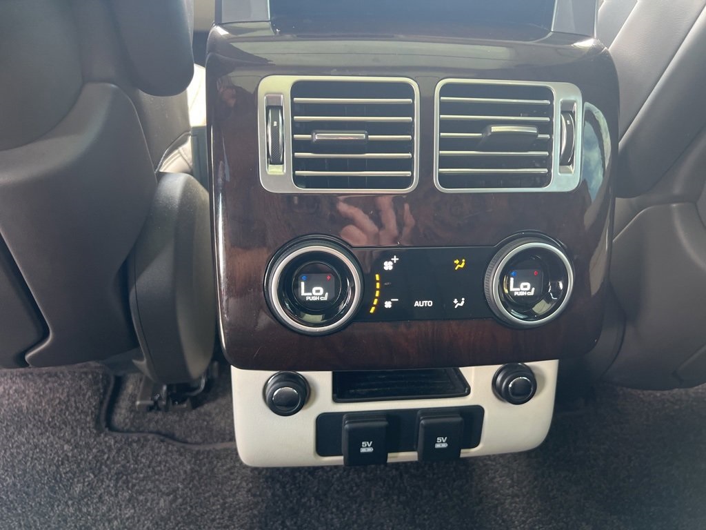 2020 Land Rover Range Rover HSE photo 8