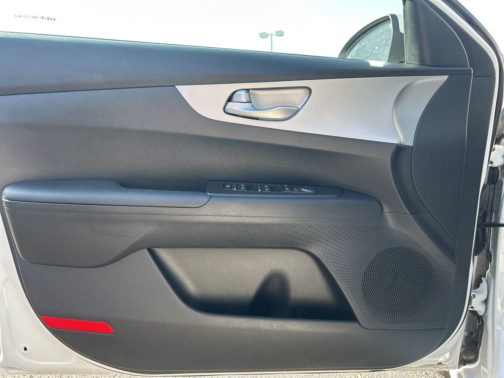 2023 Kia Forte LXS photo 10