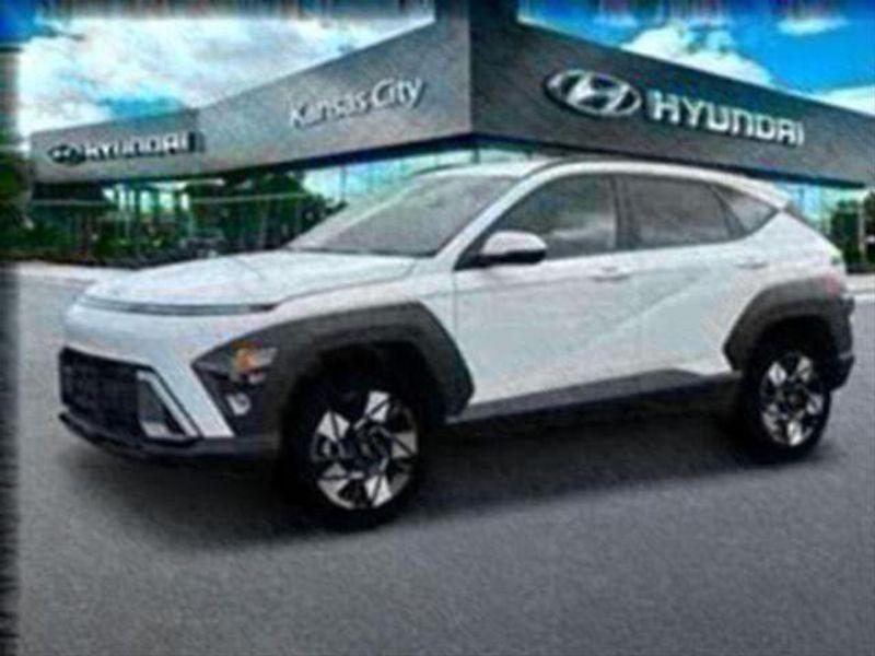 2025 Hyundai Kona SEL photo 2