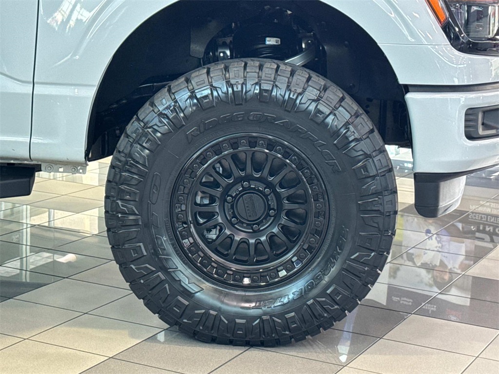 2025 Ford F-150 XLT photo 19