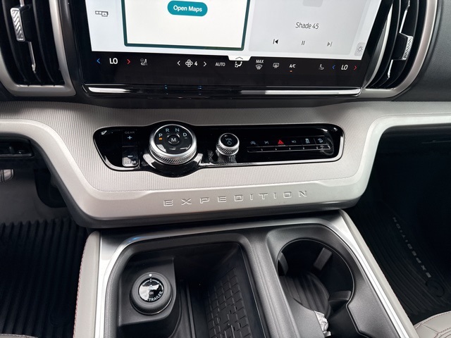2025 Ford Expedition photo 18