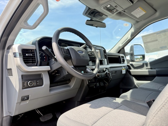 2025 Ford F-350 XL photo 14