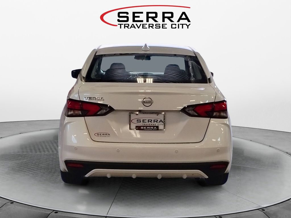 2025 Nissan Versa 1.6 SV photo 4