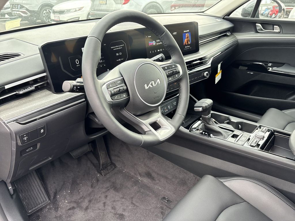 2025 Kia K5 EX photo 13