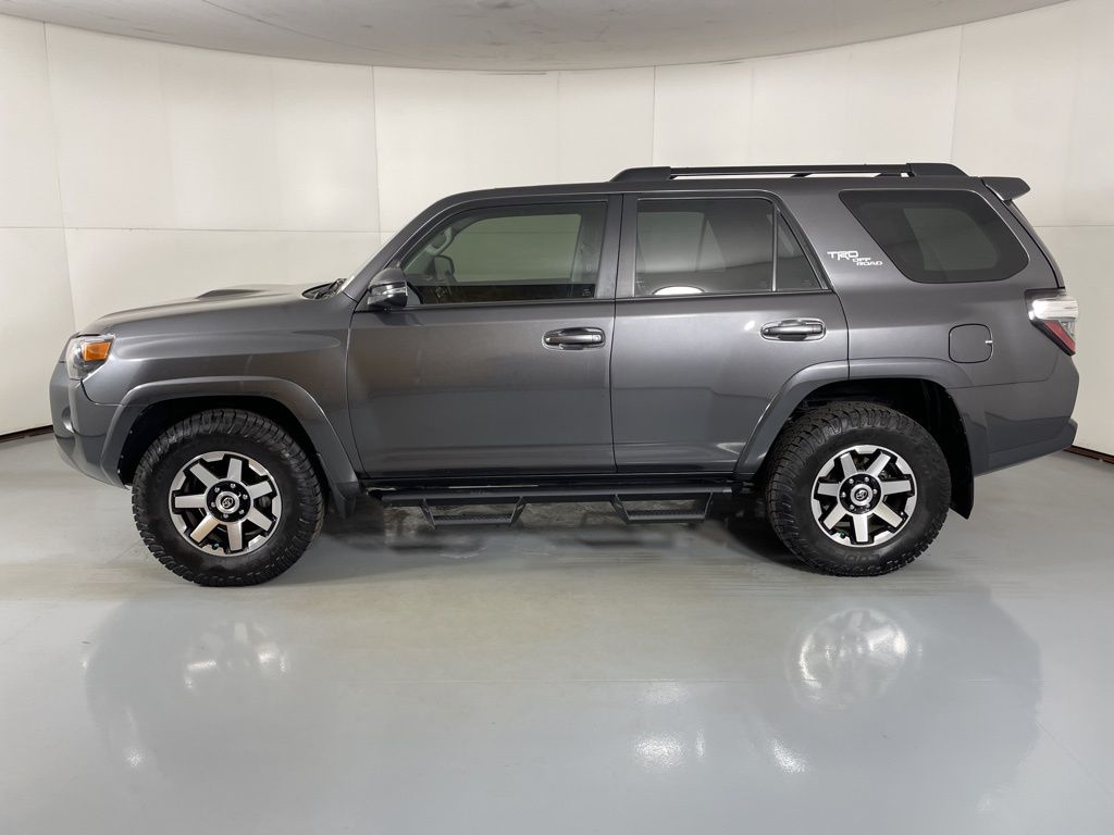 2019 Toyota 4Runner TRD Off-Road Premium photo 5