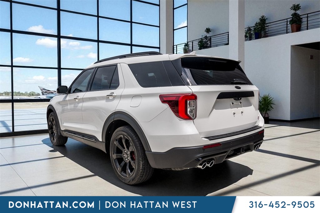 2023 Ford Explorer ST photo 28