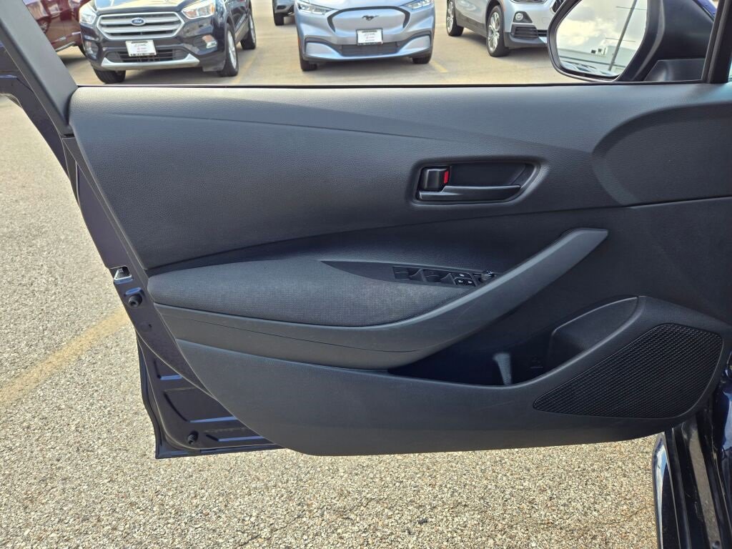 2023 Toyota Corolla LE photo 17