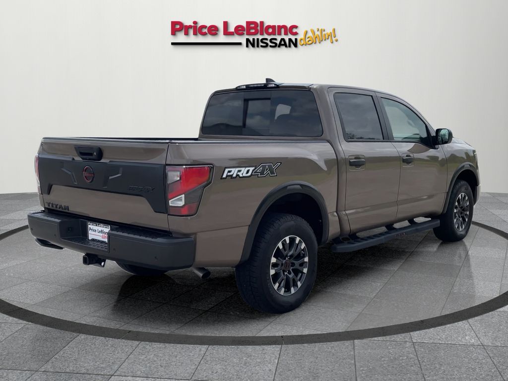 2024 Nissan Titan PRO-4X photo 7