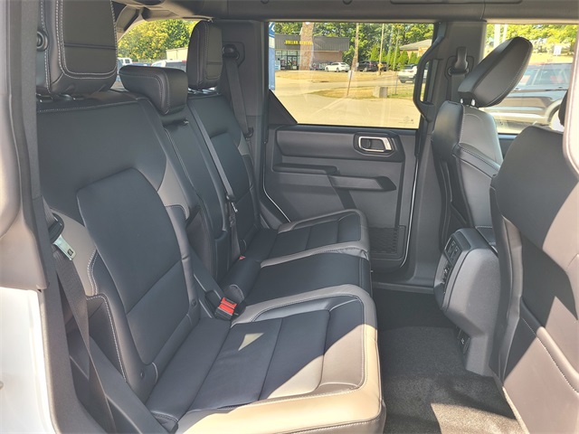 2025 Ford Bronco Outer Banks photo 15