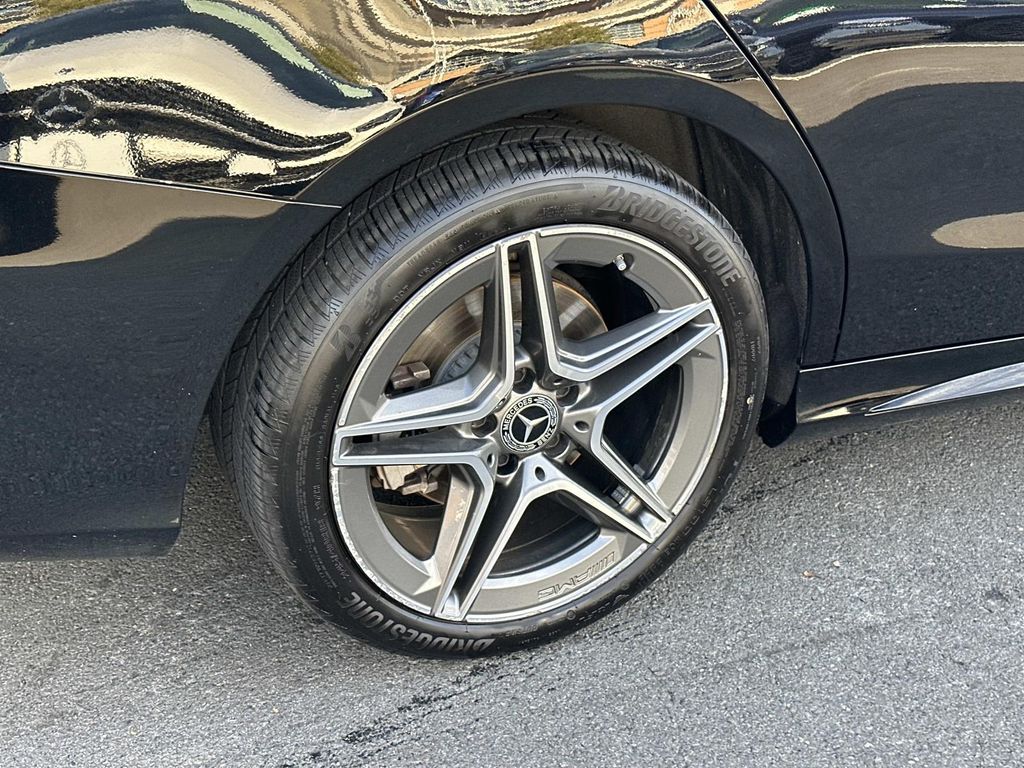 2019 Mercedes Benz C 300 photo 16