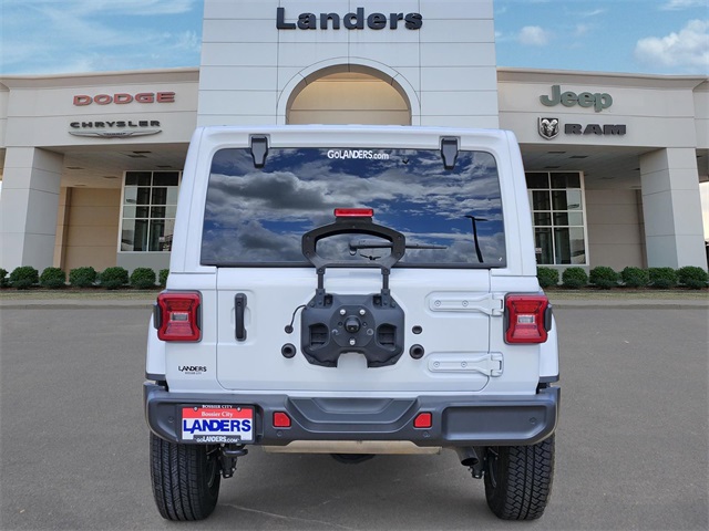 2024 Jeep Wrangler Sahara photo 3