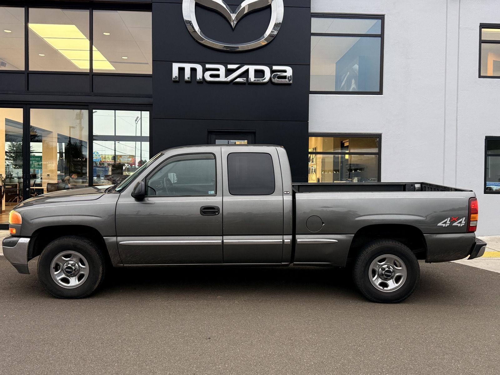 2001 GMC Sierra SLE's photo