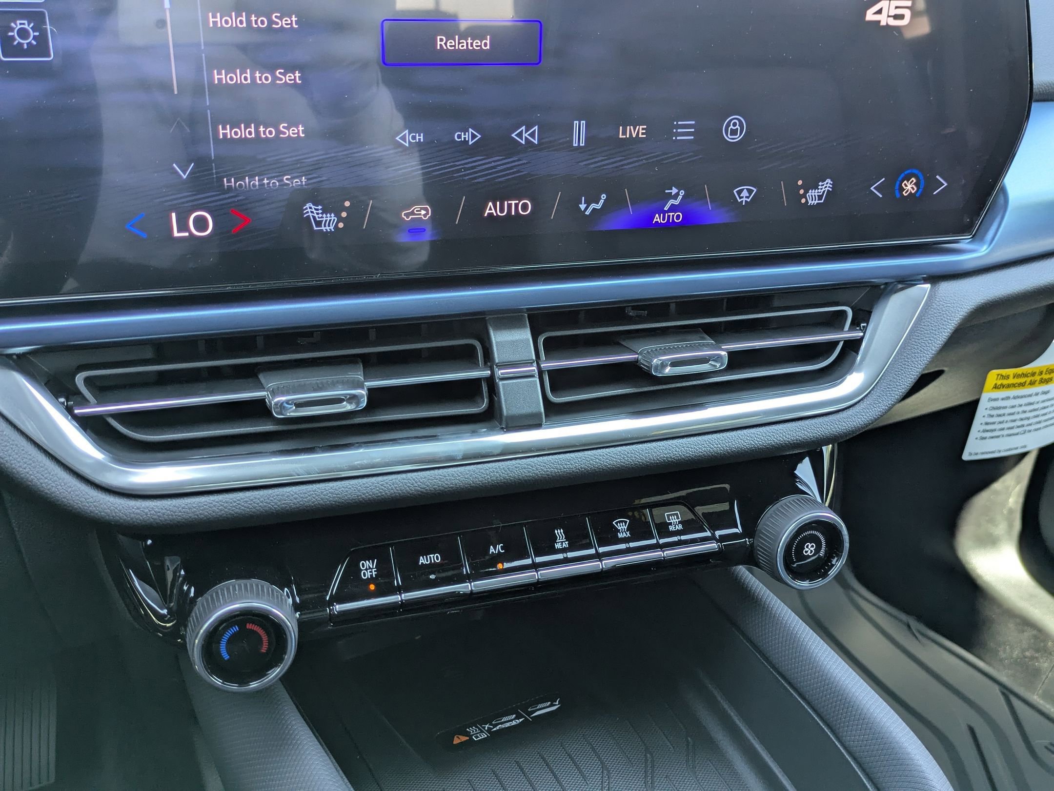 2026 Chevrolet Equinox EV 1LT photo 17