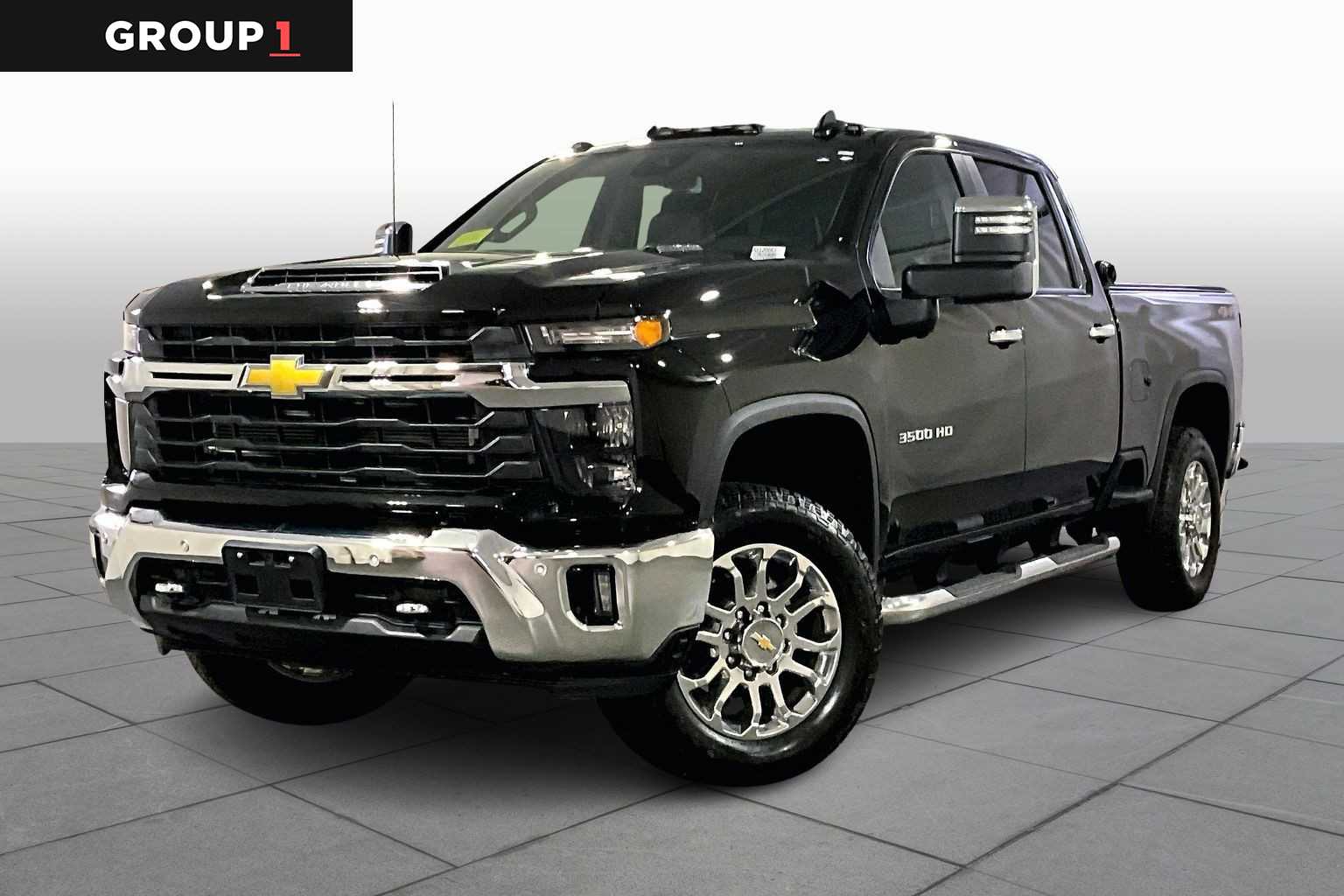 2025 Chevrolet Silverado 3500HD LT's photo