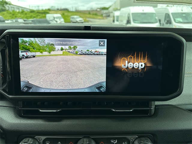 2025 Jeep Gladiator Sport S photo 28