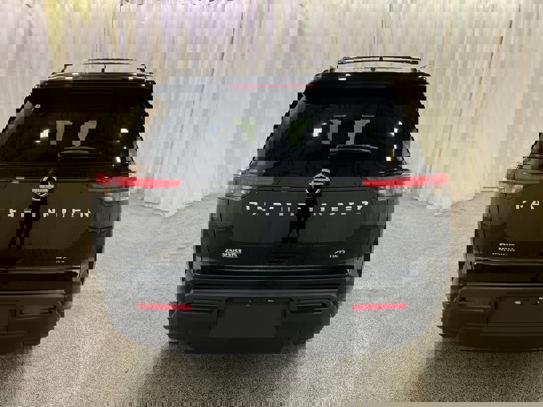 2025 Nissan Pathfinder SV photo 3