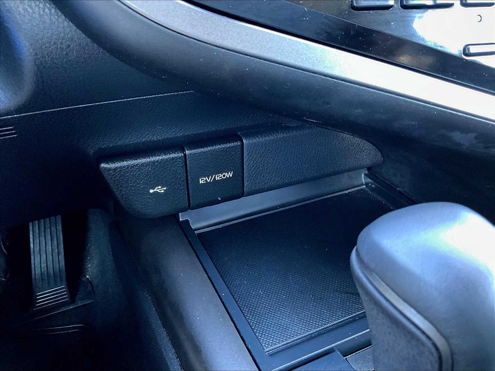 2023 Toyota Camry SE photo 27