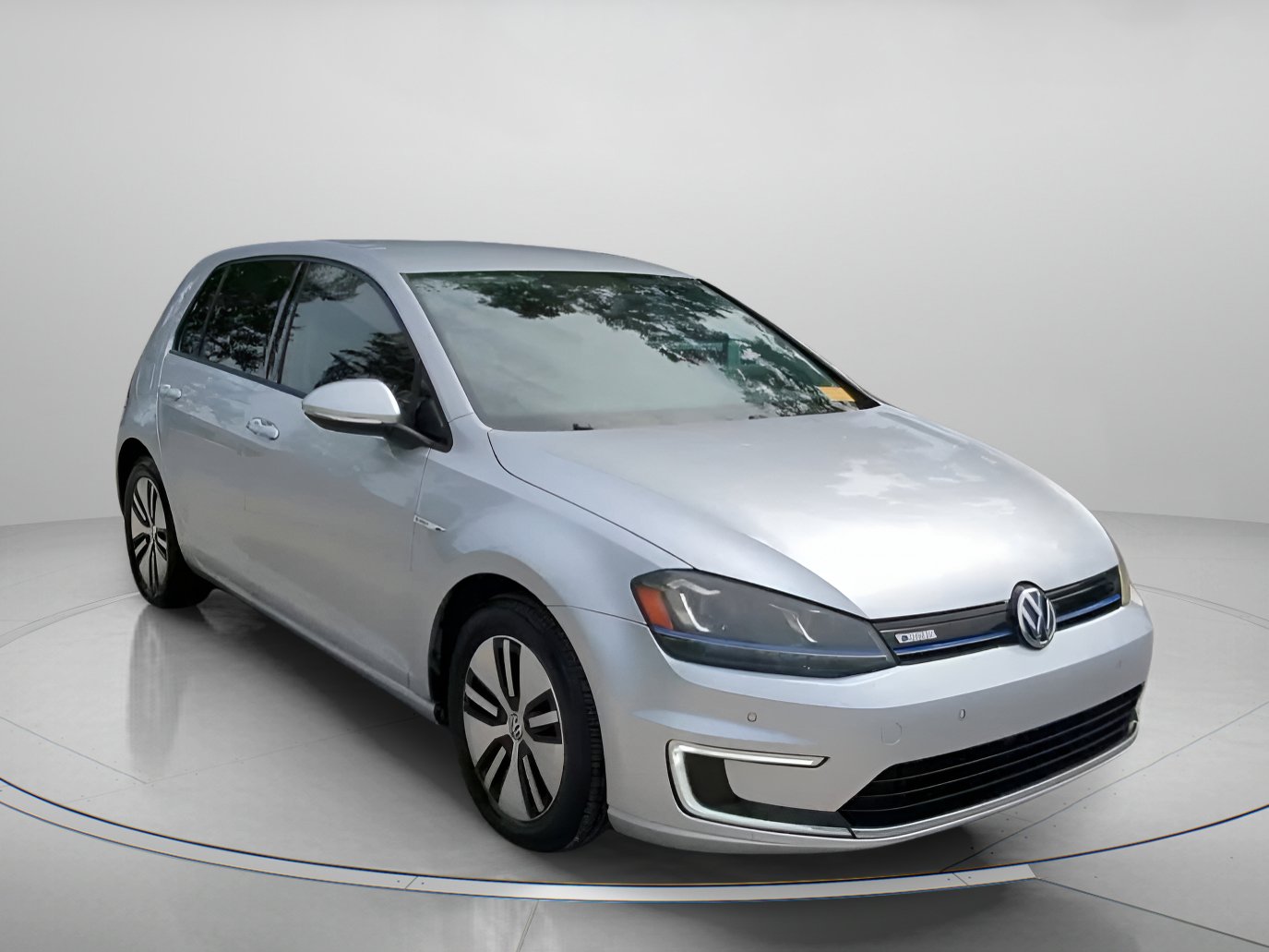 Certified 2016 Volkswagen e-Golf e-Golf SEL Premium with VIN WVWPP7AU2GW900166 for sale in Tampa, FL