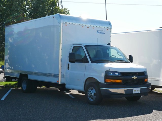 2025 Chevrolet Express Cutaway Base's photo