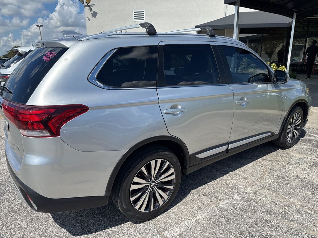 2020 Mitsubishi Outlander SEL photo 2