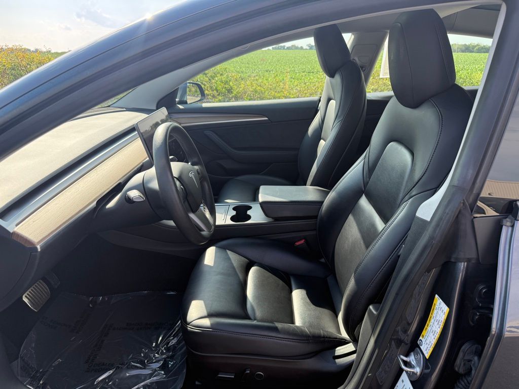 2021 Tesla Model 3 Standard Range Plus photo 4