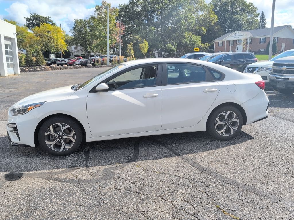 2019 Kia Forte LXS photo 2