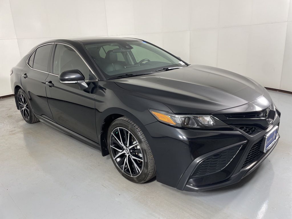 2023 Toyota Camry SE photo 2