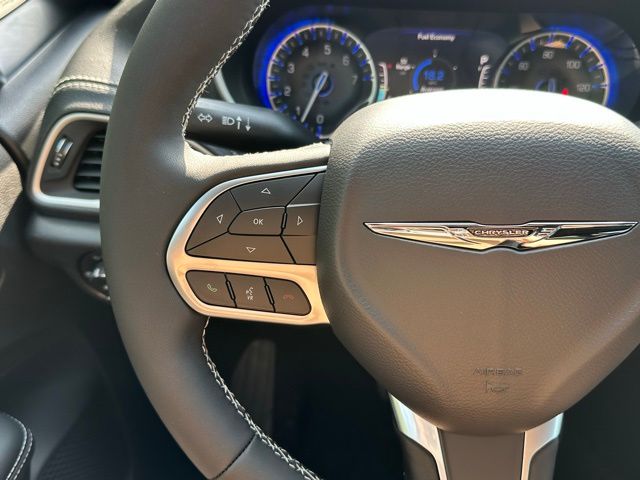 2025 Chrysler Pacifica photo 20