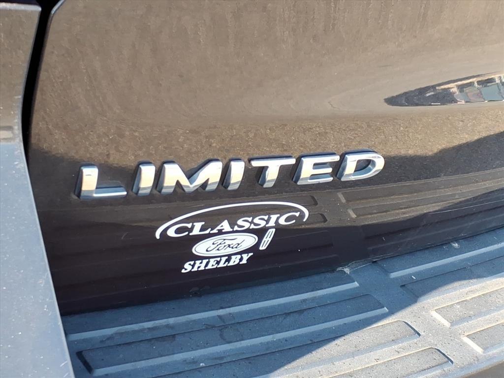 2023 Ford Expedition Limited photo 3