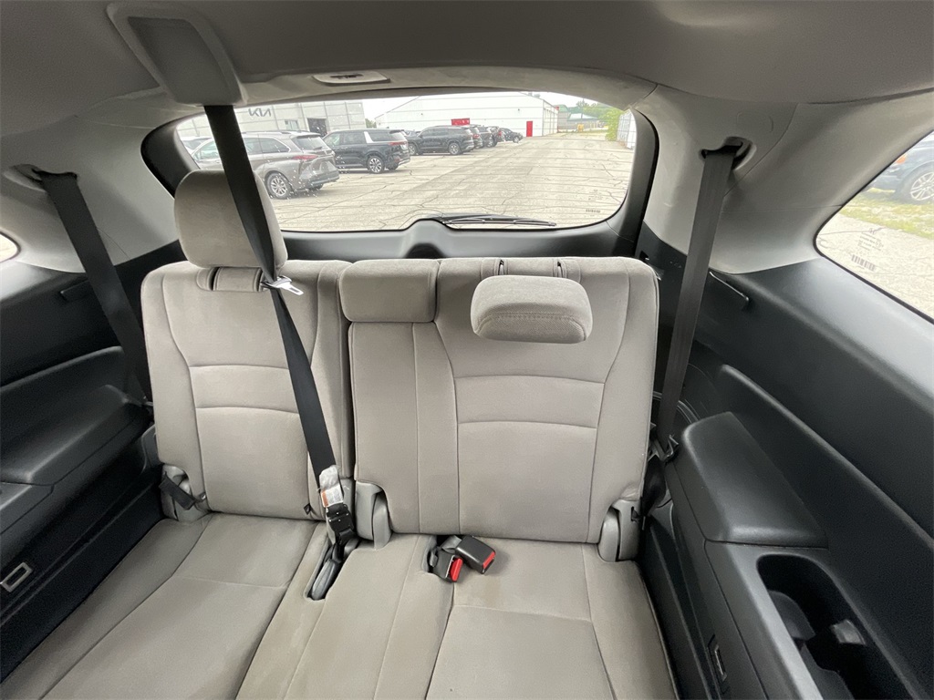 2020 Honda Pilot LX photo 21