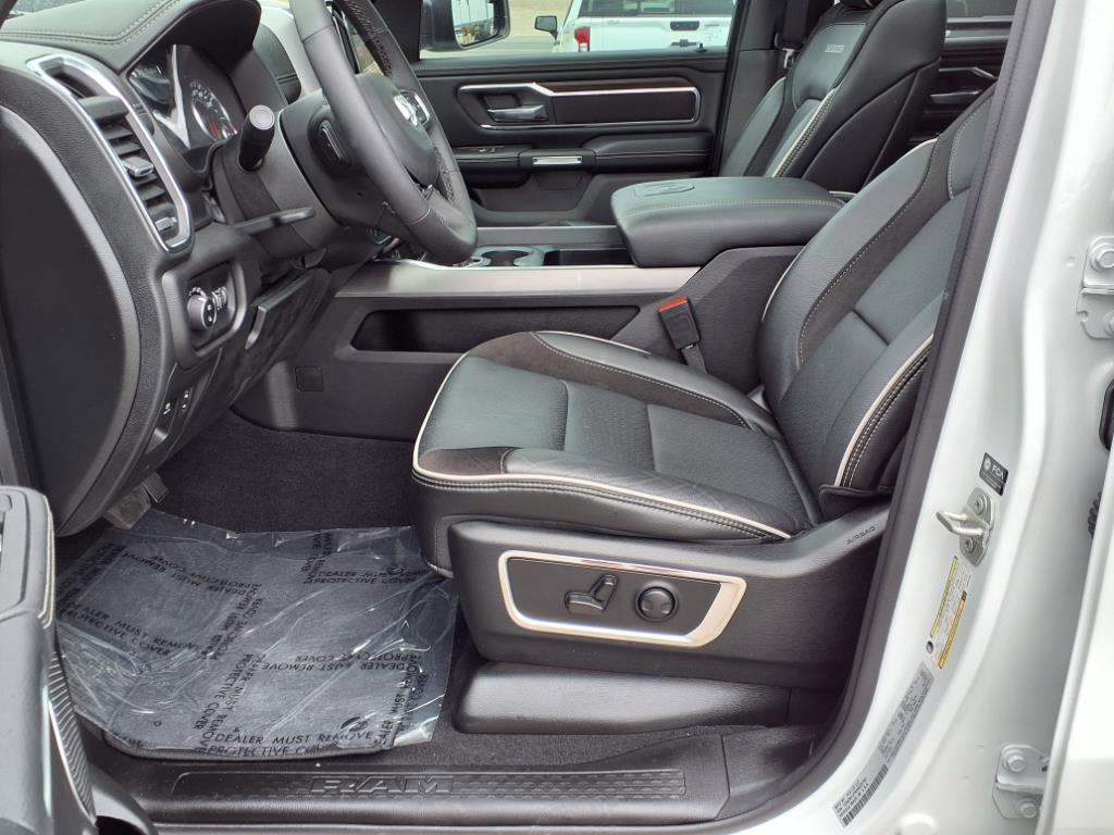2025 Ram 1500 Laramie photo 16