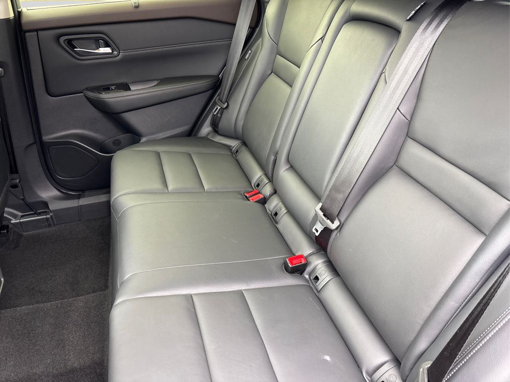 2023 Nissan Rogue SL photo 10