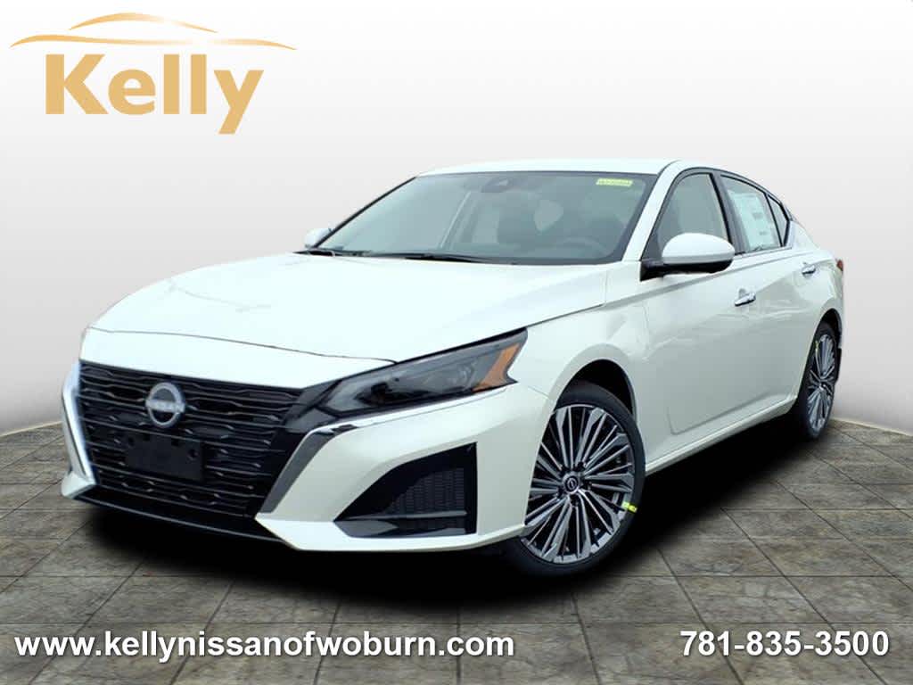 2025 Nissan Altima SL's photo