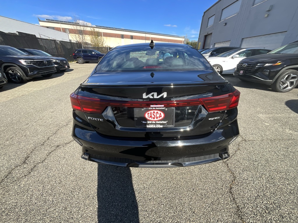 2023 Kia Forte GT-Line photo 3