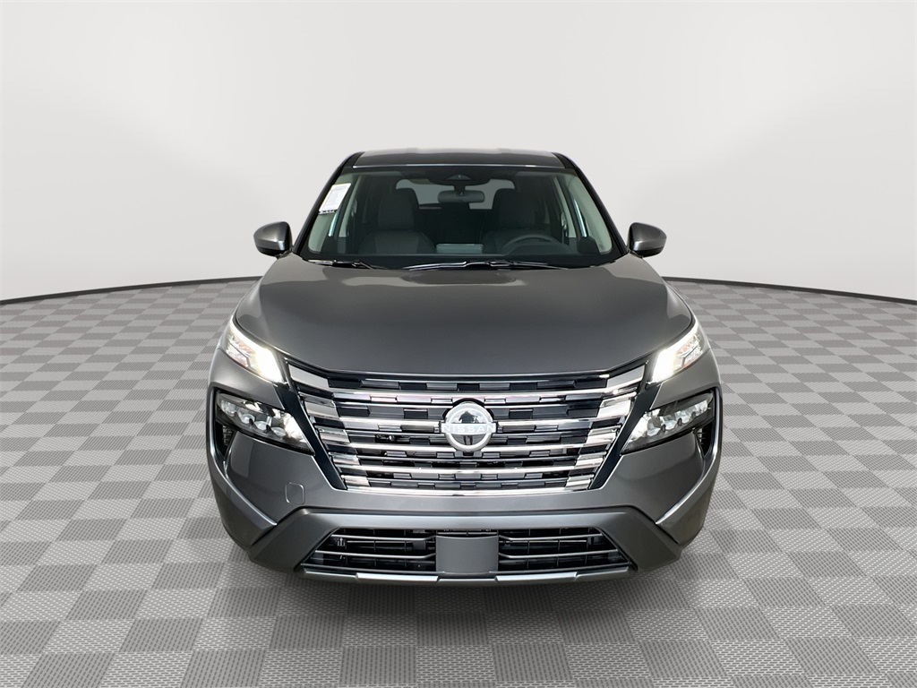 2026 Nissan Rogue SV photo 2