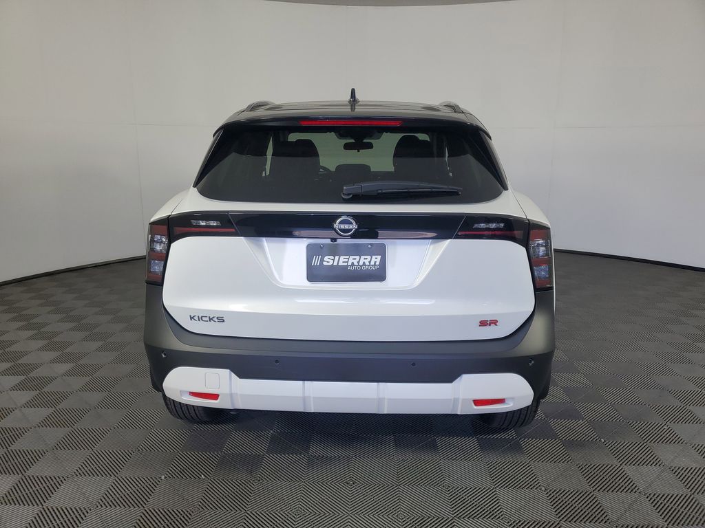 2025 Nissan Kicks SR photo 3