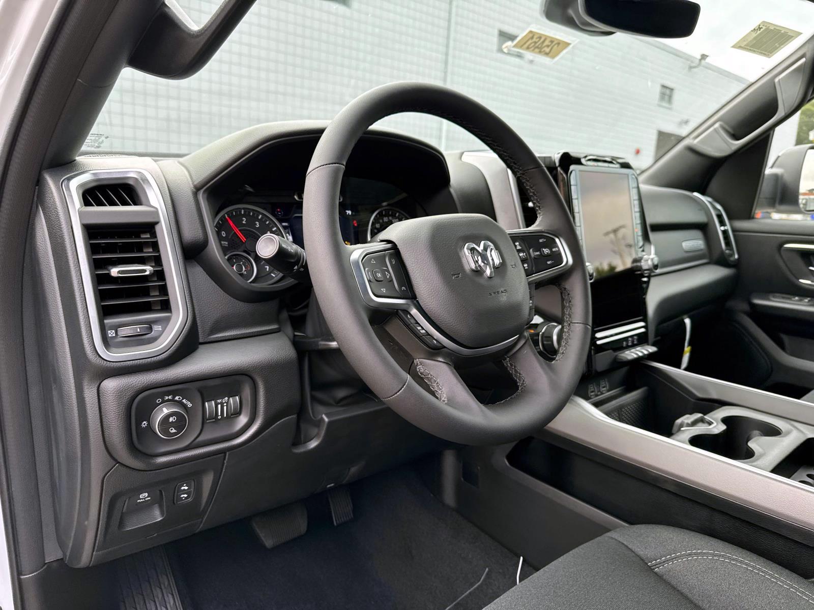 2025 Ram 1500 Big Horn photo 12